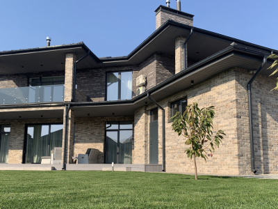 Ukraine Steinhaus Gartne 01